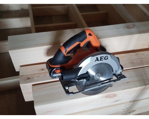 Аккумуляторная дисковая пила AEG BKS18LI-401B 4935471047